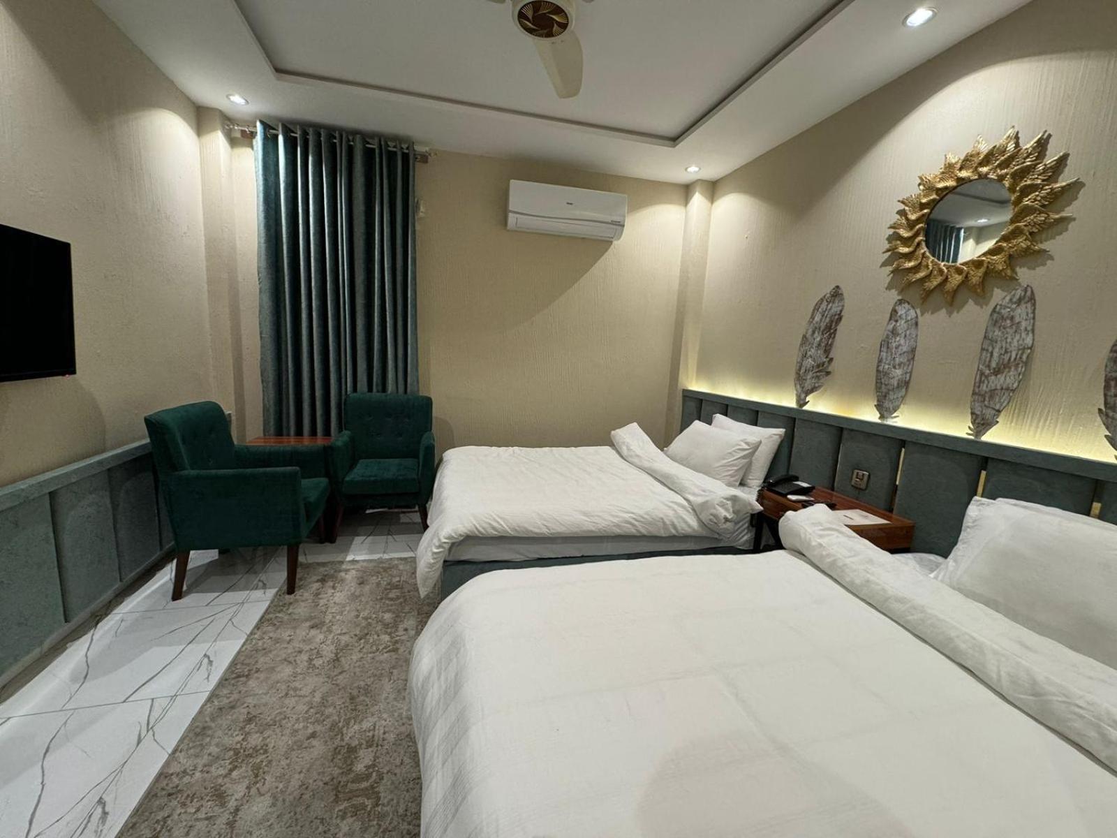Shelton Boulevard Hotel Lahore Exterior photo